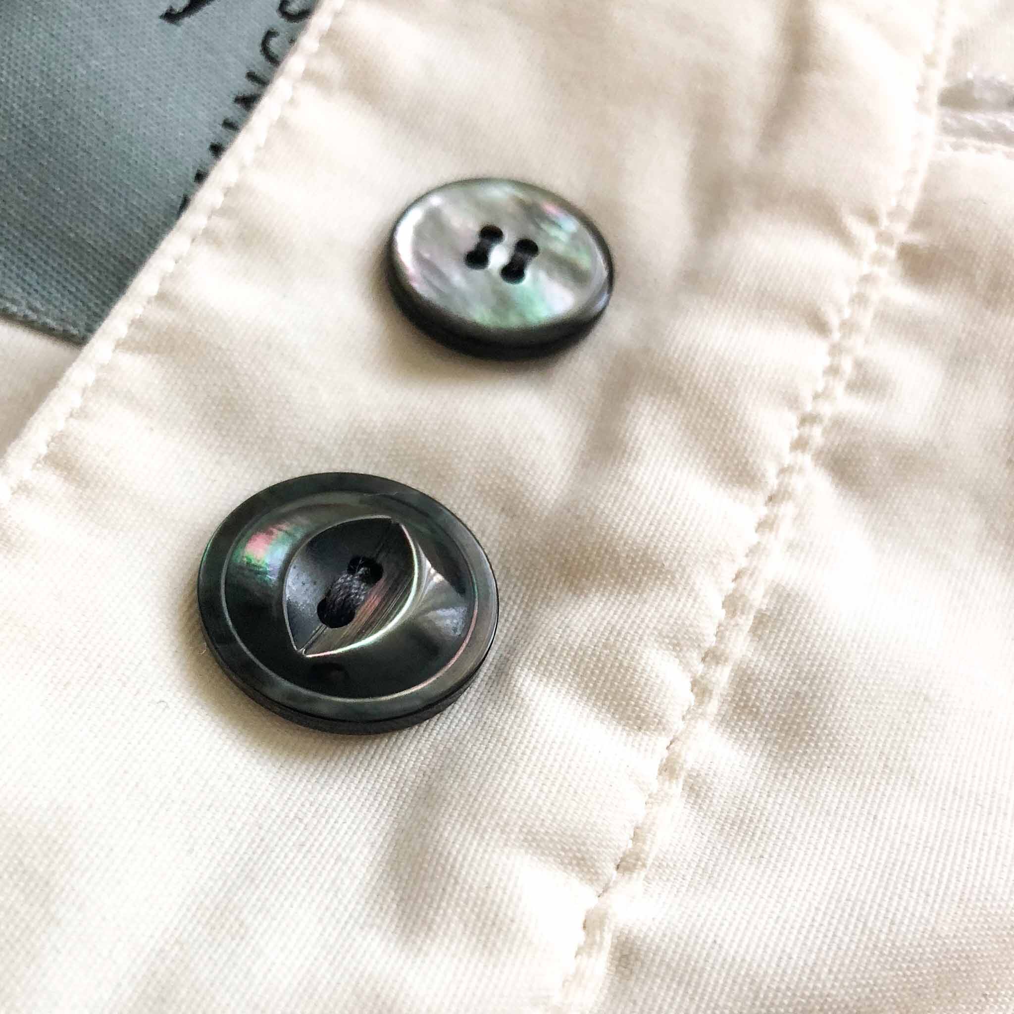      Tahitian mother of pearl buttons